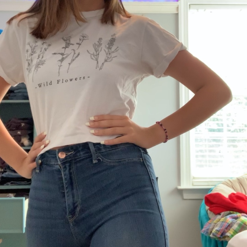 white cropped  tee with flowers